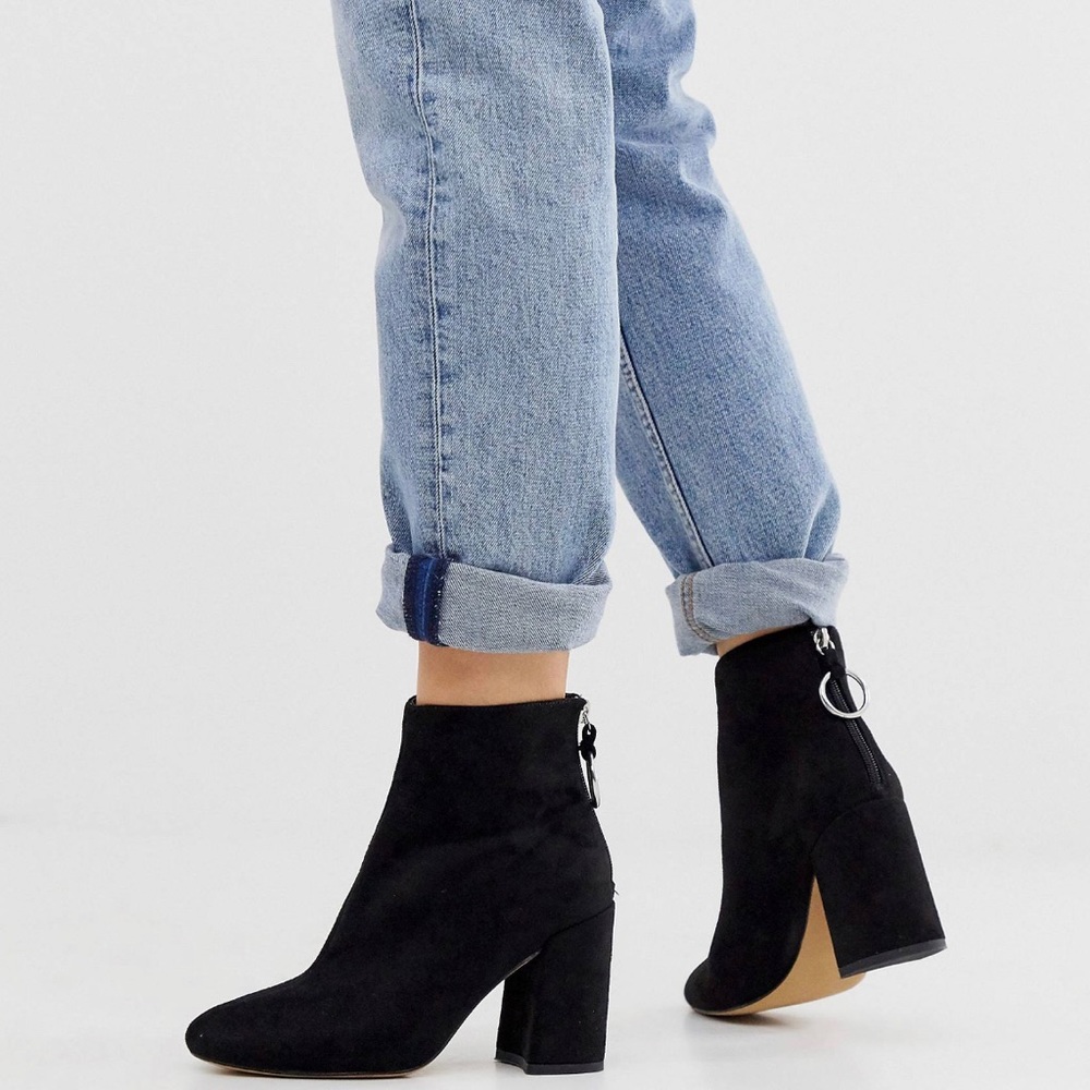 Block heel boots